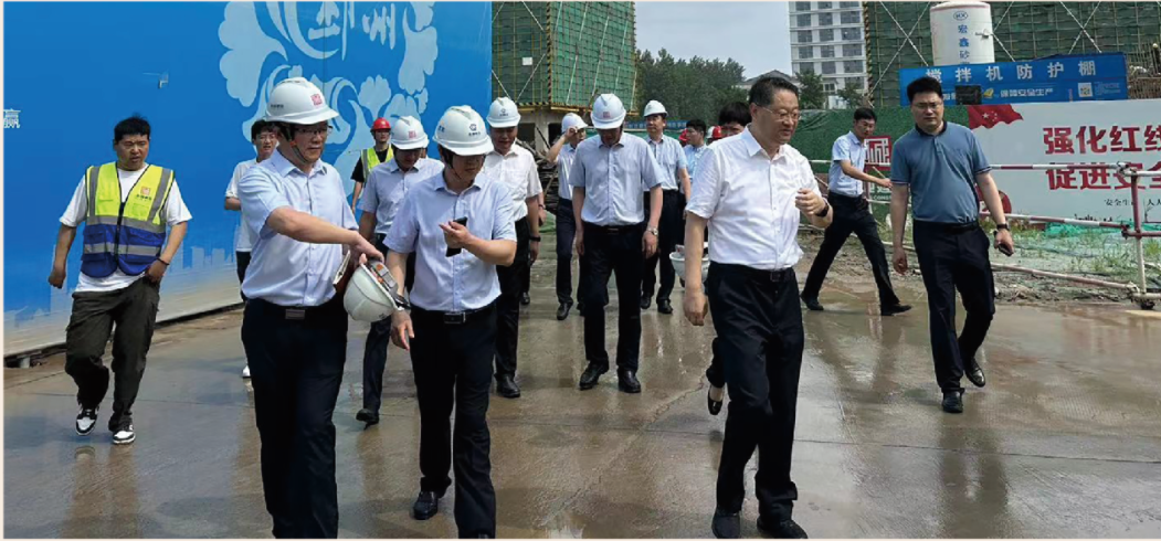 Mayor Wang Wei and the Team visited Mingde High School for Research and Guidance